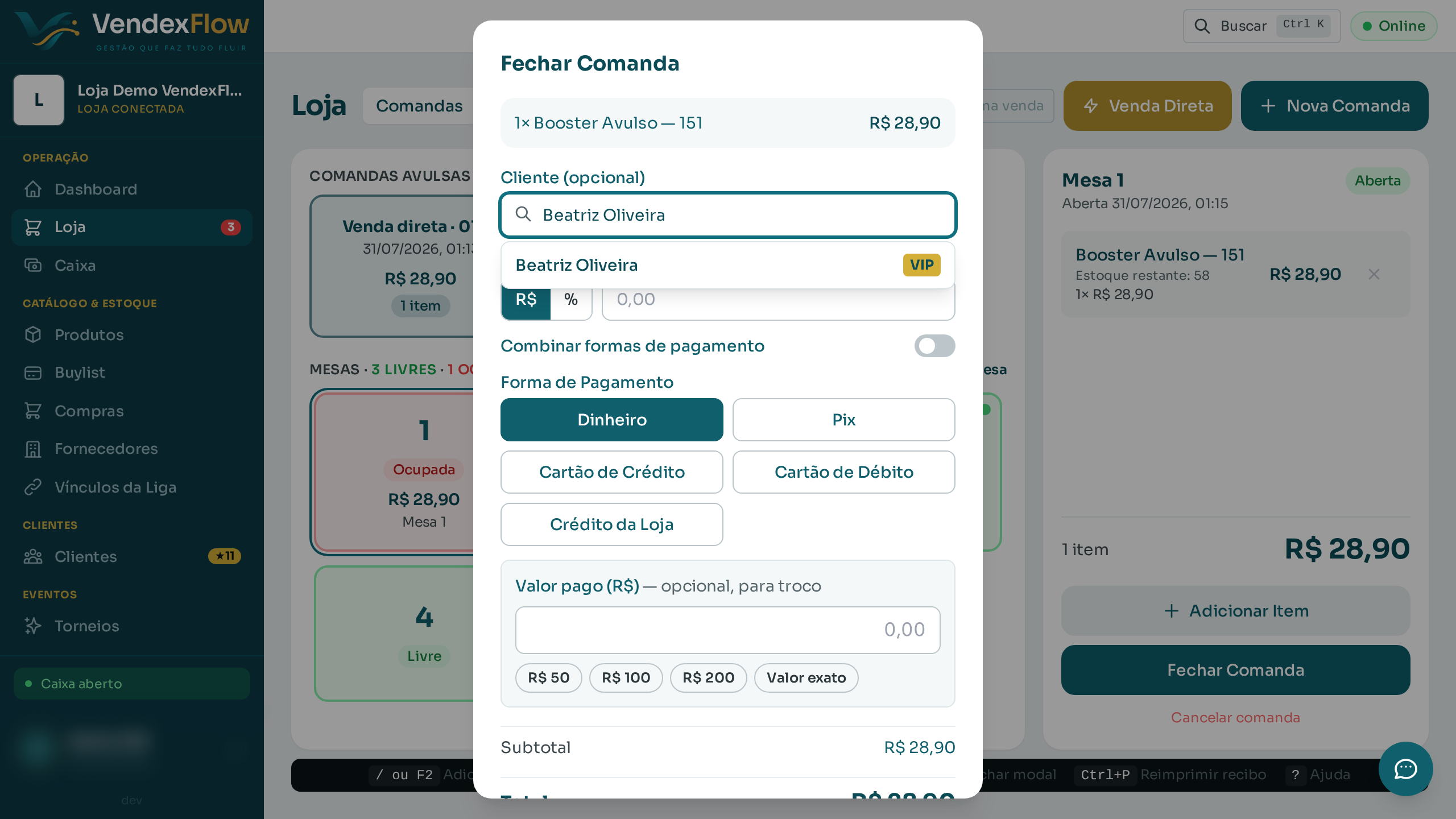 Passo 4: Vincule o cliente — sem cliente não dá pra deixar em aberto, porque o fiado é a dívida dele.